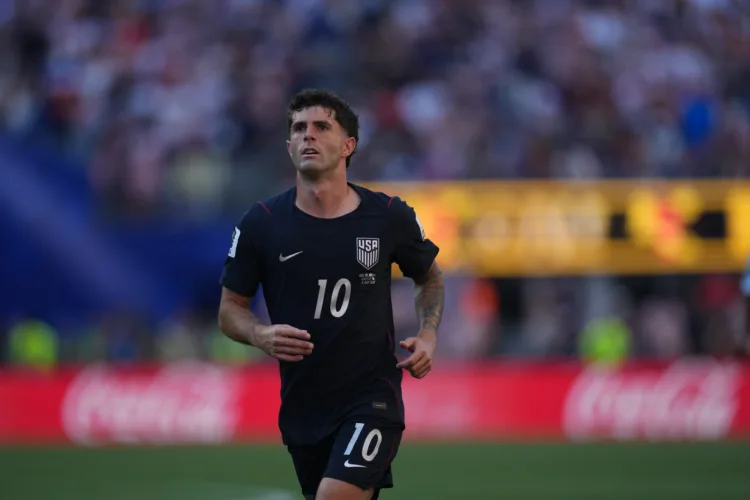 Pulisic gets left off US soccer roster by coach
